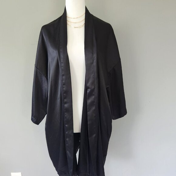 Victoria's Secret Other - Victoria's Secret Kimono Style Robe, Black, Like New, One Size